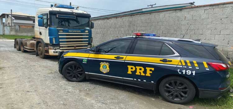 PARANÁ: PRF recupera caminhão roubado em menos de 12 horas em Morretes