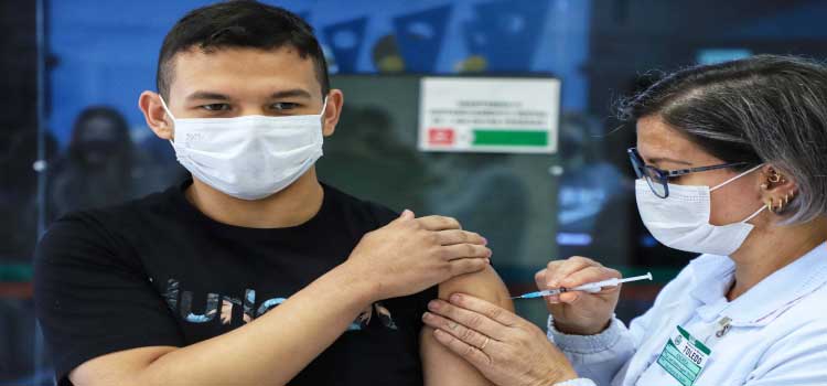 PARANÁ: Secretaria de Saúde alerta para necessidade de reforçar a vacinação contra a Covid-19.