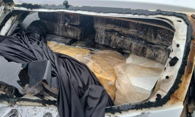 PCPR e PRF Desarticulam Megaesquema de Tráfico que Usava Carros Oficiais Falsificados; 1,5 Tonelada de Drogas Apreendida