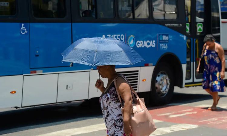 PERIGO NO VERÃO: MÉDICO ALERTA QUE CALOR INTENSO PODE DOBRAR RISCO DE AVC