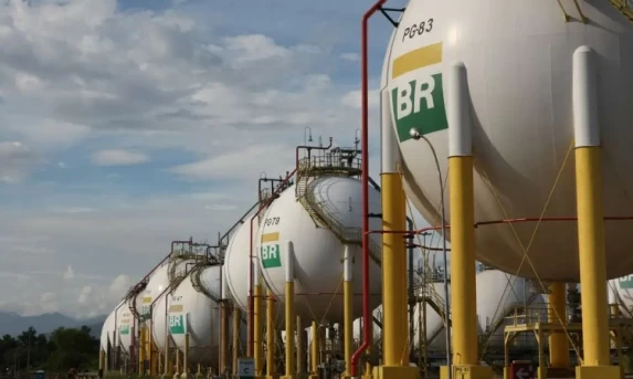 Petrobras reduz em 14% preço do gás natural para distribuidoras