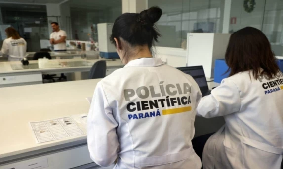 Polícia Científica do Paraná abre concurso público com 30 vagas; salários podem chegar a R$ 21 mil.