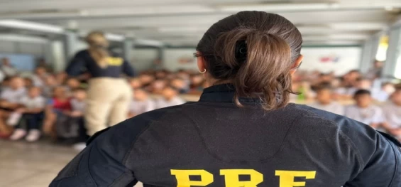 POLICIAL: PRF realiza ações educativas em Santa Terezinha de Itaipu/PR.