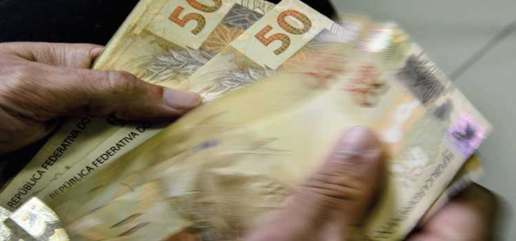 POLÍTICA: Câmara aprova MP que define salário mínimo em R$ 1.212.