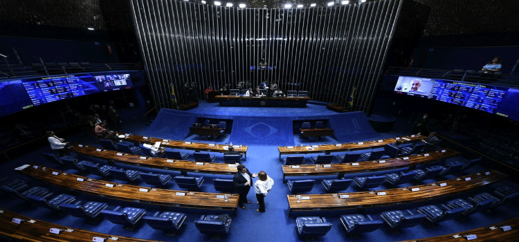 POLÍTICA: Senado aprova crédito consignado para beneficiário do Auxílio Brasil.