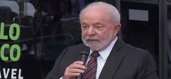 POLÍTICO: Deputados de partidos da base de Lula assinam pedido de impeachment encabeçado pelo PL.