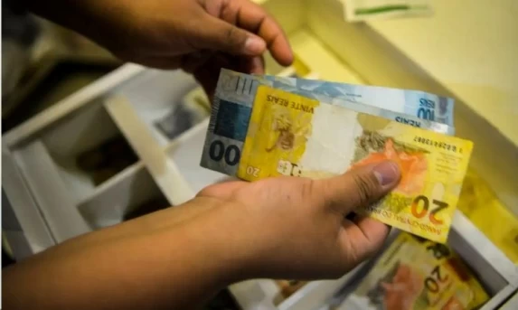 PRAZO PARA SACAR O ABONO SALARIAL PIS/PASEP ACABA NESTA SEGUNDA (29)