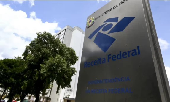 Preenchimento de IBS e CBS em notas fiscais eletrônicas passa a ser obrigatório nesta segunda-feira (3)