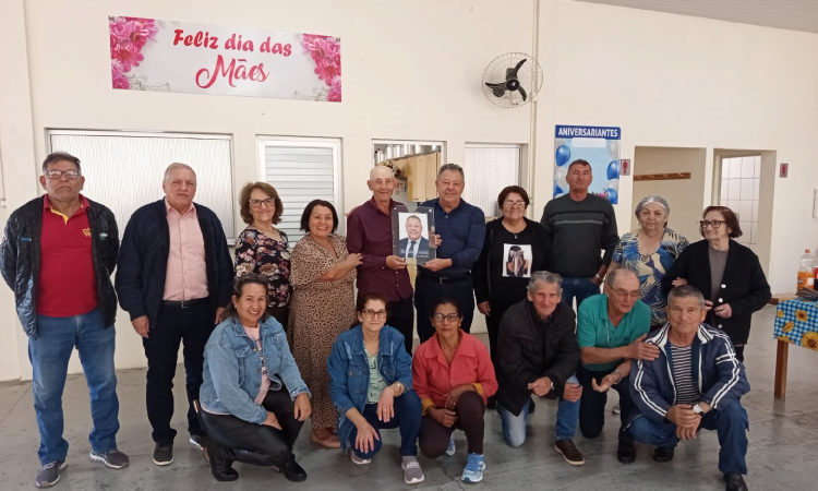 Prefeito Ronaldo Cazella é Homenageado pelo Clube da Terceira Idade Alegria de Viver
