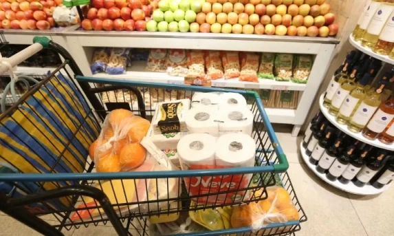 Prévia da inflação de abril fica em 0,43%, puxada pelos alimentos