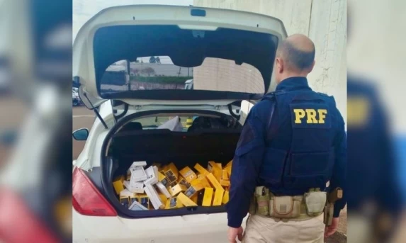 PRF apreende cinco veículos e diversas mercadorias estrangeiras na BR-277