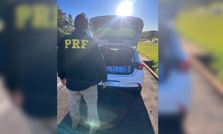 PRF apreende mais de 100 quilos de maconha na BR-277, em Cascavel