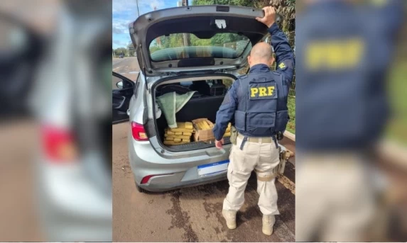 PRF apreende mais de 50 kg de maconha na BR-277, em Cascavel