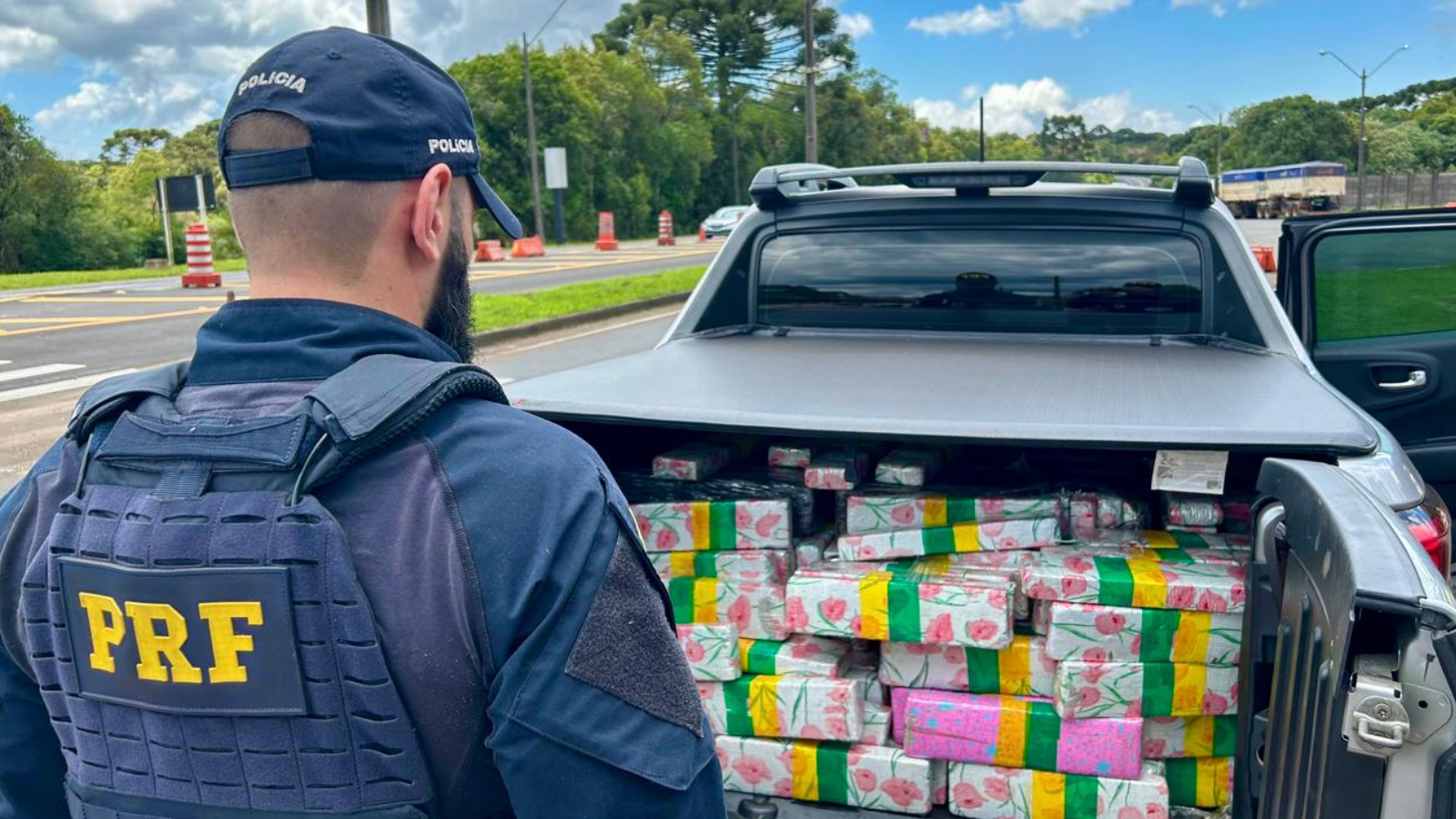 PRF apreende mais de 600 quilos de maconha na BR-277, em Guarapuava (PR)