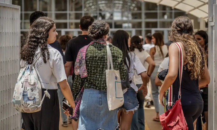 Prorrogada para o dia 19 convocação de lista de espera do Fies.