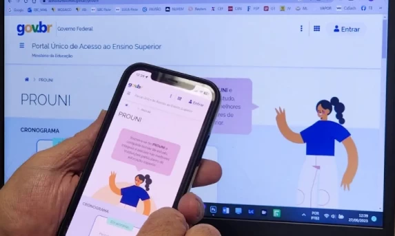 Prouni: convocados da lista de espera devem entregar dados até sexta