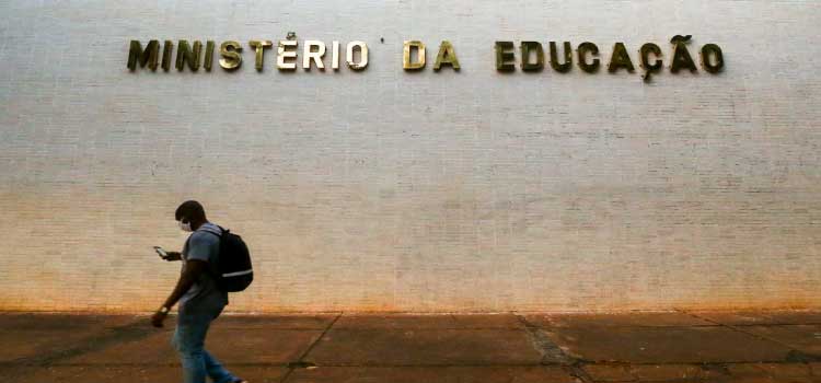 PROUNI: Estudante em lista de espera tem até hoje para comprovar dados.