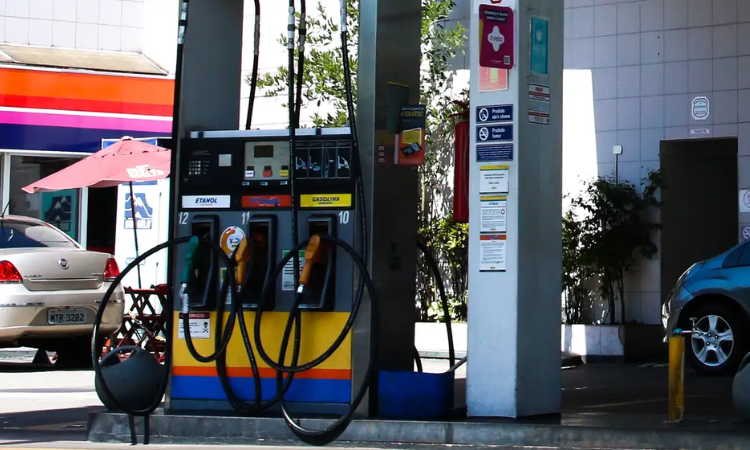 Queda na gasolina e no diesel puxa inflação para baixo em maio; ações do governo e etanol freiam alta