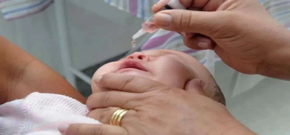Saúde alerta para importância da vacinação contra a pólio para evitar retorno da doença.