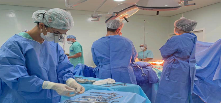 SAÚDE: Com mutirão emergencial, Hospital Universitário do Oeste faz 100 cirurgias em uma semana.