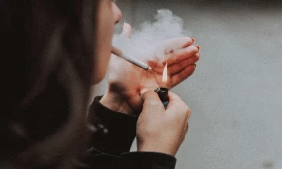 SAÚDE: Consumo de tabaco cai em quase todo o mundo, diz OMS.