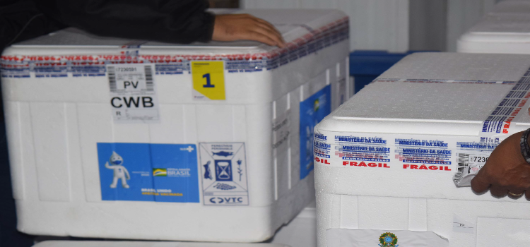 SAÚDE: Paraná inicia semana com distribuição de mais de 204 mil vacinas contra a Covid-19.
