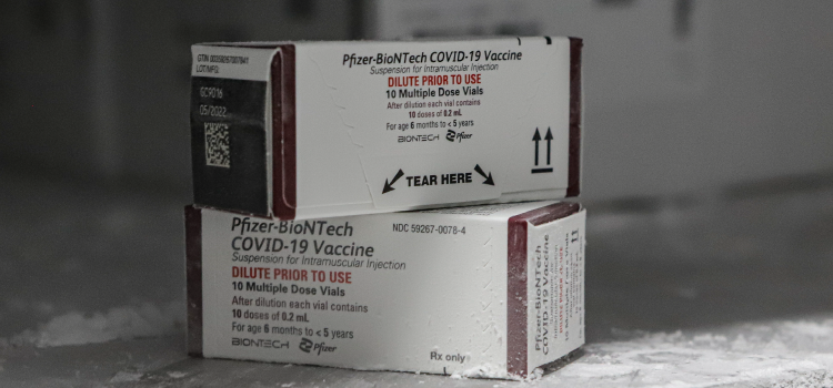 SAÚDE: Paraná volta a receber vacinas contra a Covid-19 para bebês e crianças.