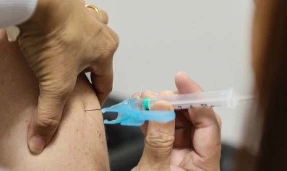 Saúde reforça importância da vacina com circulação de doenças respiratórias no Paraná