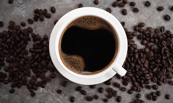 SAÚDE: Tomar o primeiro café do dia às 9h30 da manhã maximiza os benefícios da bebida; entenda.
