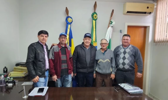 Secretaria de Agricultura de Guaraniaçu realiza café da manhã em homenagem ao Dia do Agricultor