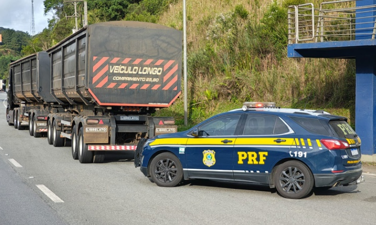 Segurança: PRF e FICCO apreendem quase 300 quilos de skunk escondidos em carga de motocicletas