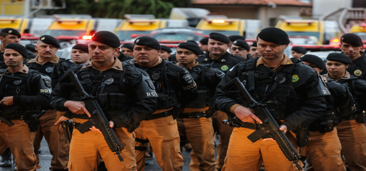 SEGURANÇA PÚLBLICA: Governador anuncia promoções e progressões de oficiais e praças da Polícia Militar.