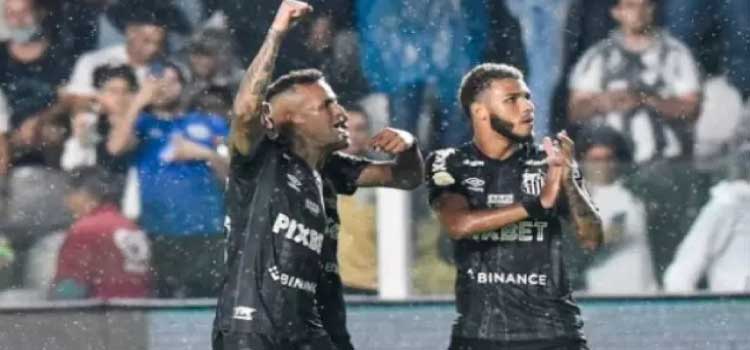 SÉRIE ''A'': Luan marca, e Santos vence o Athletico na Vila Belmiro pelo Brasileirão.
