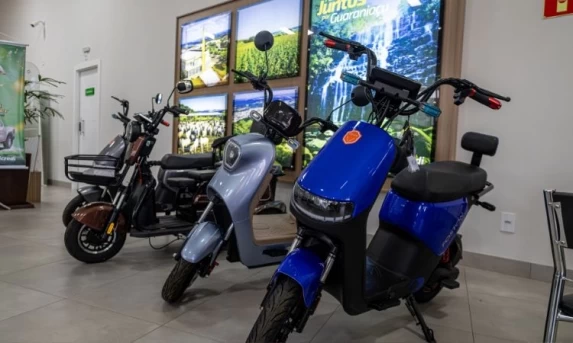 Sicredi Grandes Lagos e Audisom promovem ação especial para aquisição de motos elétricas em Guaraniaçu