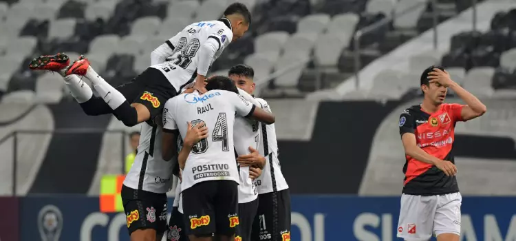 Sul-Americana - Corinthians se despede com goleada em São Paulo
