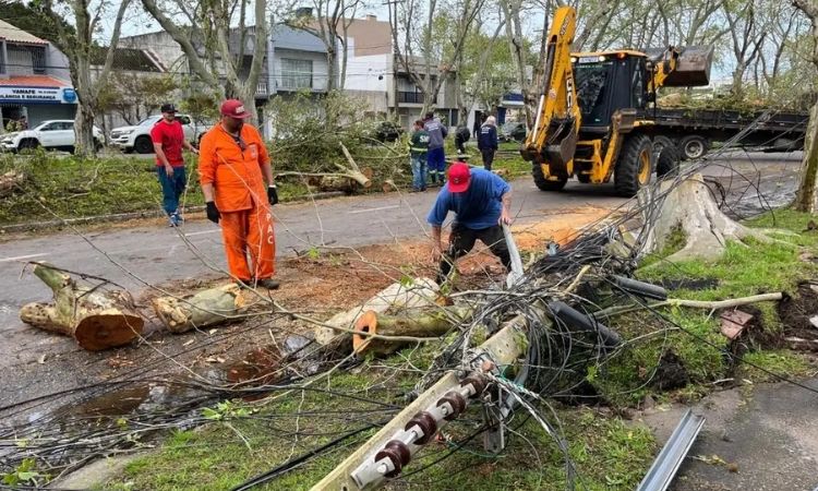 Temporais provocam duas mortes e afetam mais de 527 mil pessoas no Rio Grande do Sul