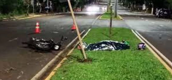 TOLEDO: Passageira morre após moto atingir placa de sinalização.