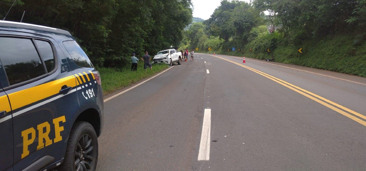 TRÂNSITO: Colisão frontal entre três automóveis deixa duas vítimas em óbito na BR-277