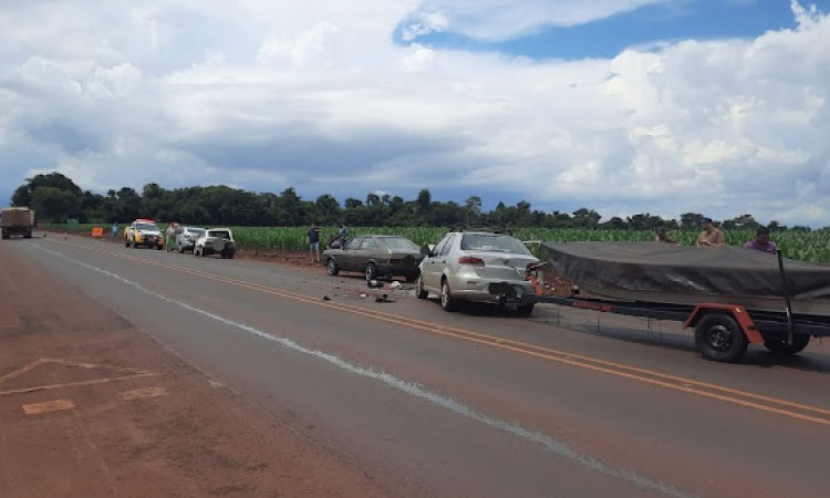 TRÂNSITO: Engavetamento envolvendo quatro veículos na PR-239 deixa feridos em Assis Chateaubriand.