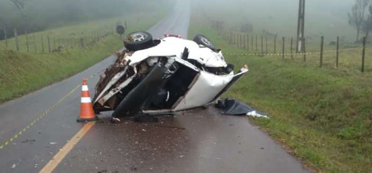 TRÂNSITO: Motorista de 39 anos morre após acidente envolvendo dois carros, em Laranjal.