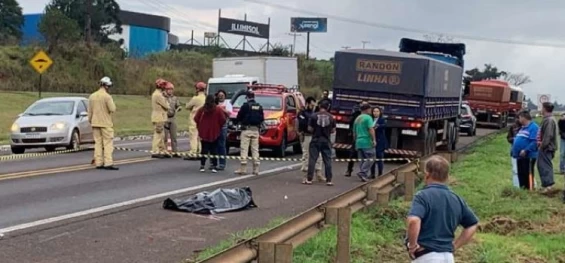 TRÂNSITO: Pedestre morre atropelado por carreta na BR-277 em Cascavel.