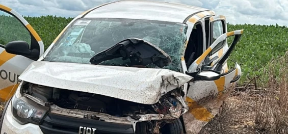 TRÂNSITO: Três veículos ficam destruídos após forte colisão na PR-486 em Cascavel.