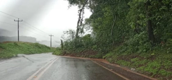 Trecho da PR-493 entre Verê e Dois Vizinhos está parcialmente interditado.