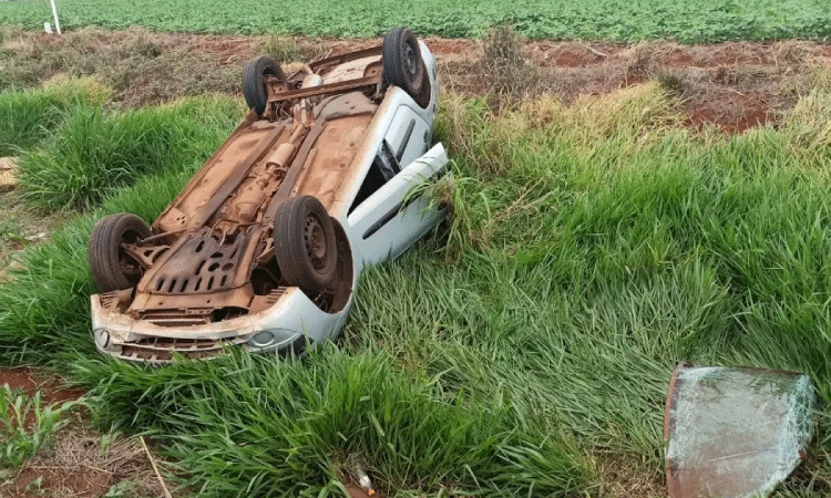 Vó e neta ficam feridas em capotamento na BR-163 em Toledo